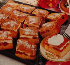 Rhabarber Schnitten mit Eischneehaube